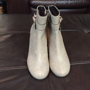 A2 by Aerosoles suede heeled booties size 7.5